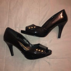 Dexter Wide Heels - Black Patent Leather